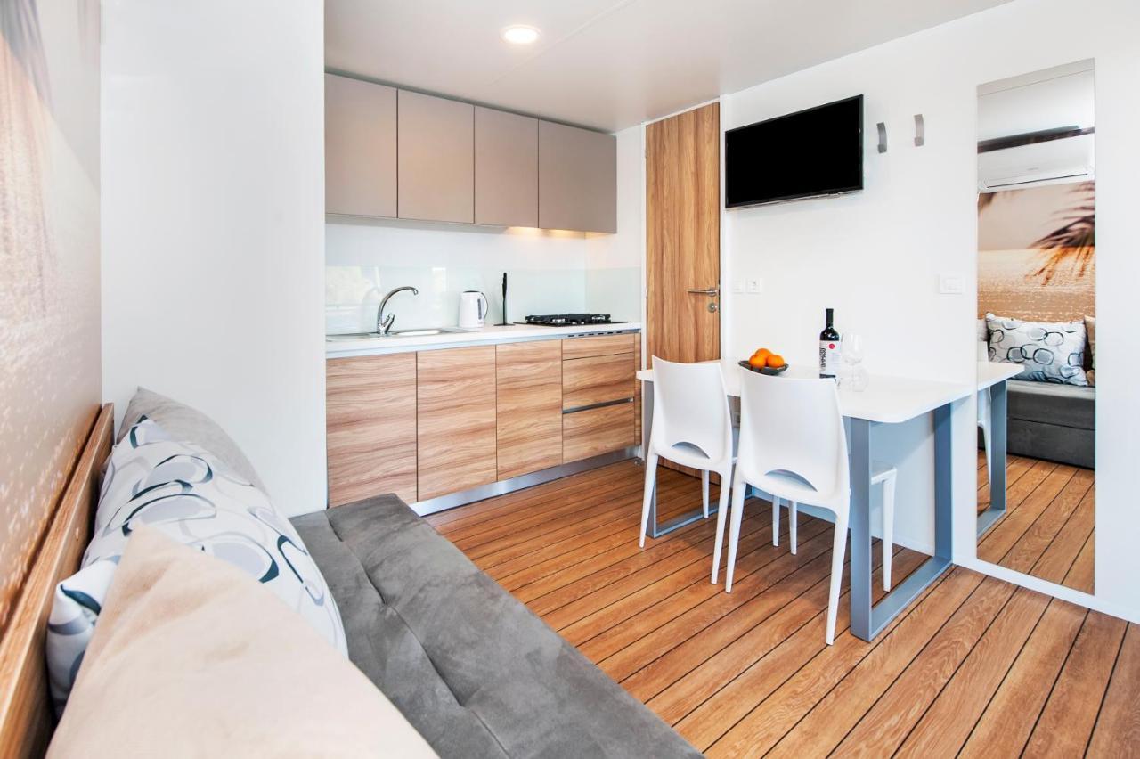 Pineta Mobile Home In Porton Biondi Camp Rovinj Exterior foto